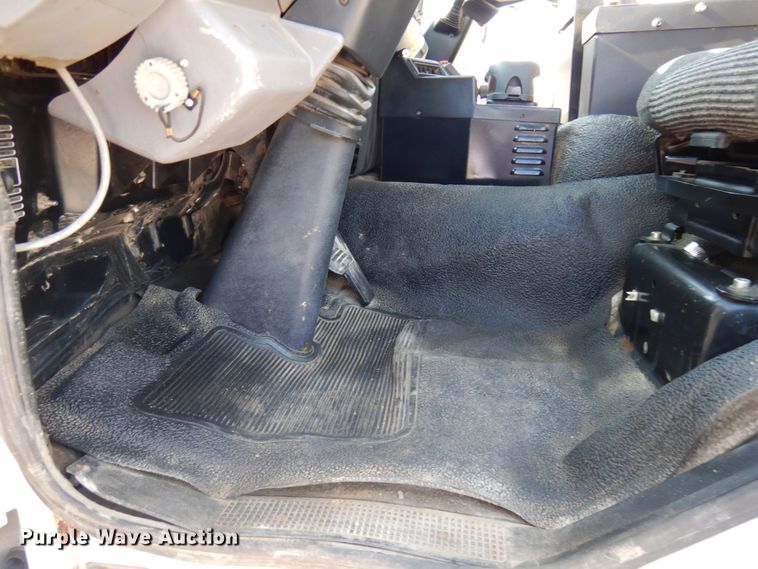 image for item HR9218 2000 Freightliner FC70  street sweeper truck