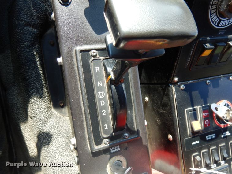 image for item HR9218 2000 Freightliner FC70  street sweeper truck