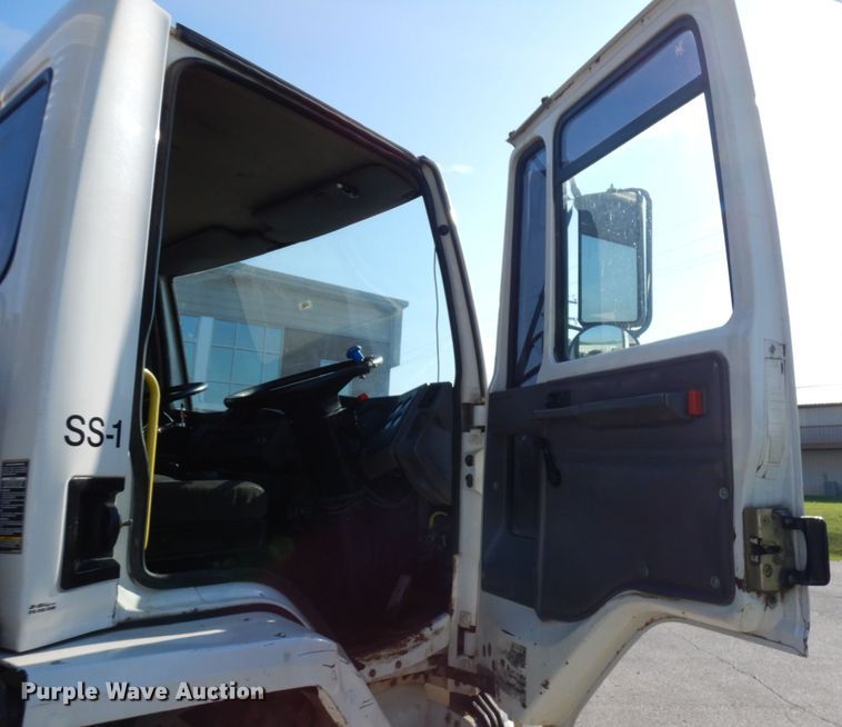 image for item HR9218 2000 Freightliner FC70  street sweeper truck