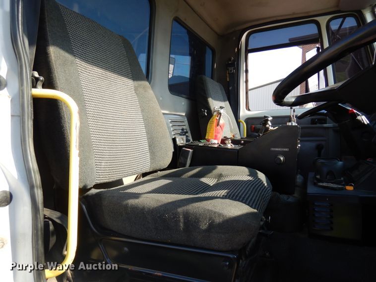 image for item HR9218 2000 Freightliner FC70  street sweeper truck