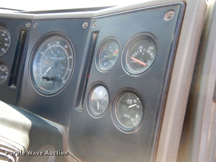 image for item HR9218 2000 Freightliner FC70  street sweeper truck