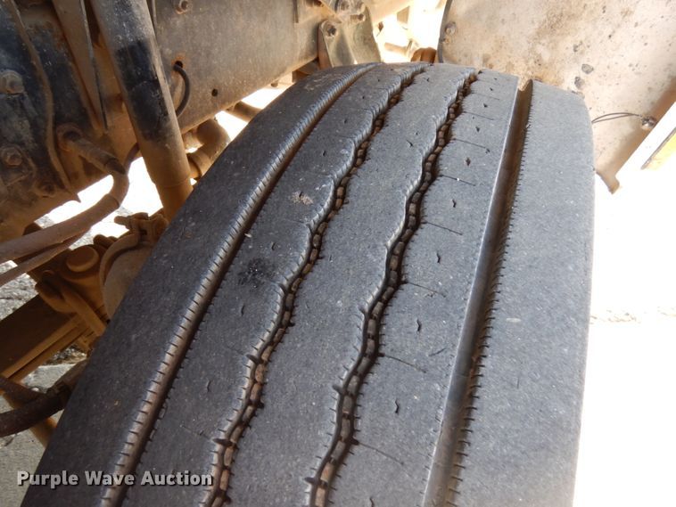 image for item HR9218 2000 Freightliner FC70  street sweeper truck