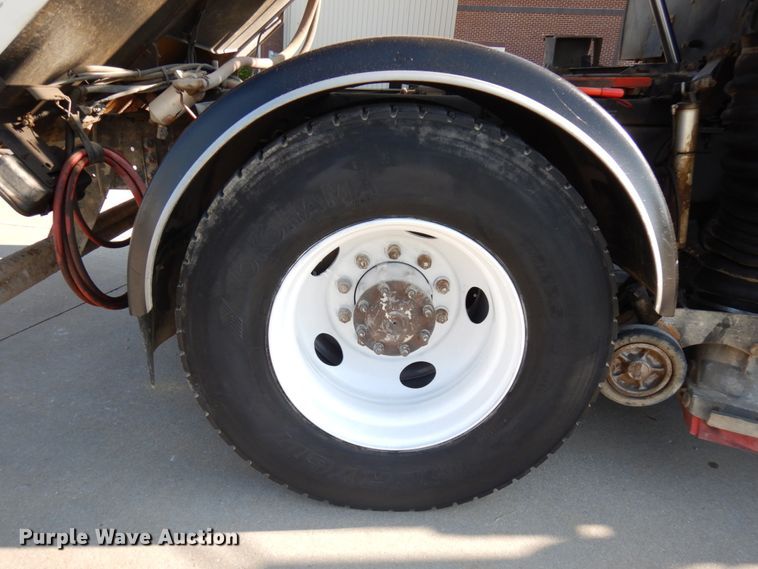 image for item HR9218 2000 Freightliner FC70  street sweeper truck