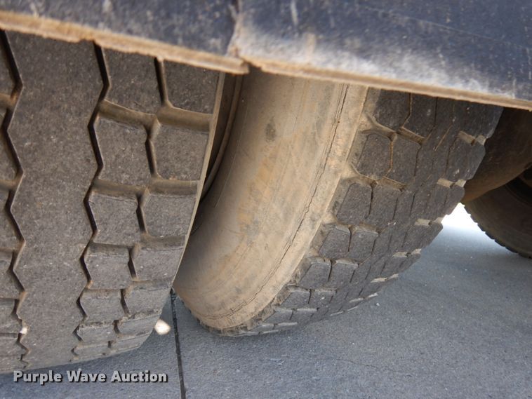 image for item HR9218 2000 Freightliner FC70  street sweeper truck