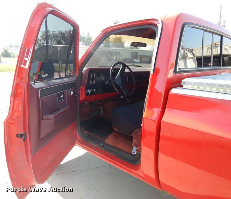 image for item HR9220 1985 Chevrolet K20  pickup truck