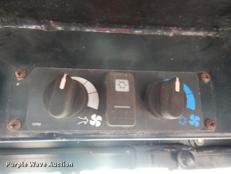 image for item HR9232 2006 Fecon FTX130-FM  mulcher