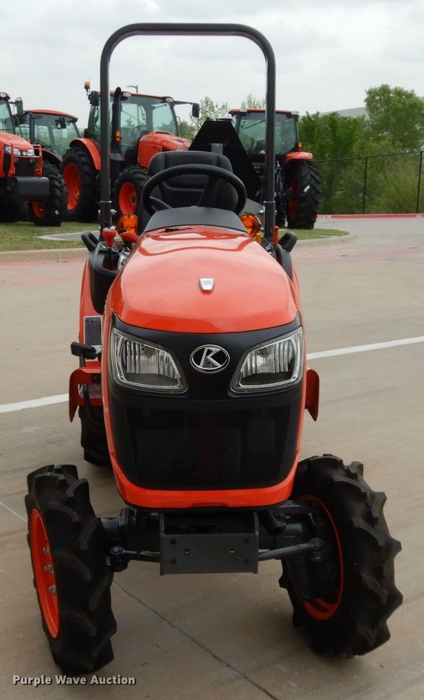 image for item HR9664 Kubota B2401  MFWD tractor