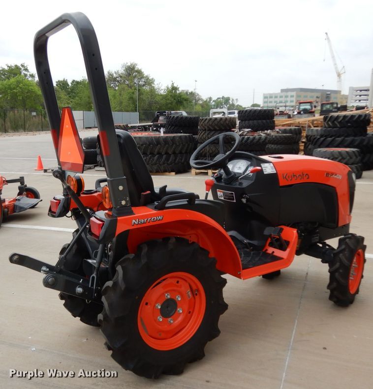 image for item HR9664 Kubota B2401  MFWD tractor
