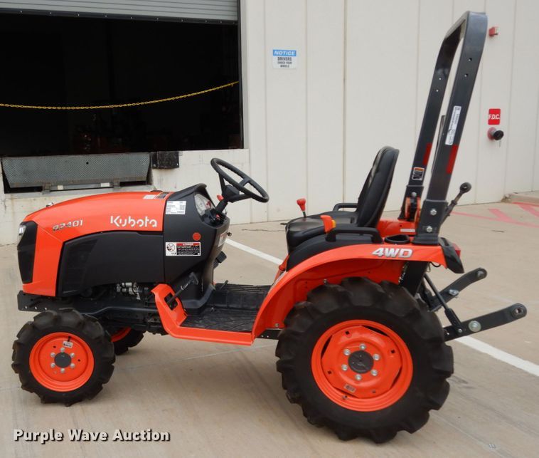 image for item HR9664 Kubota B2401  MFWD tractor