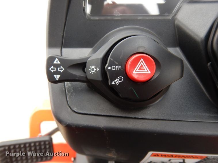 image for item HR9664 Kubota B2401  MFWD tractor