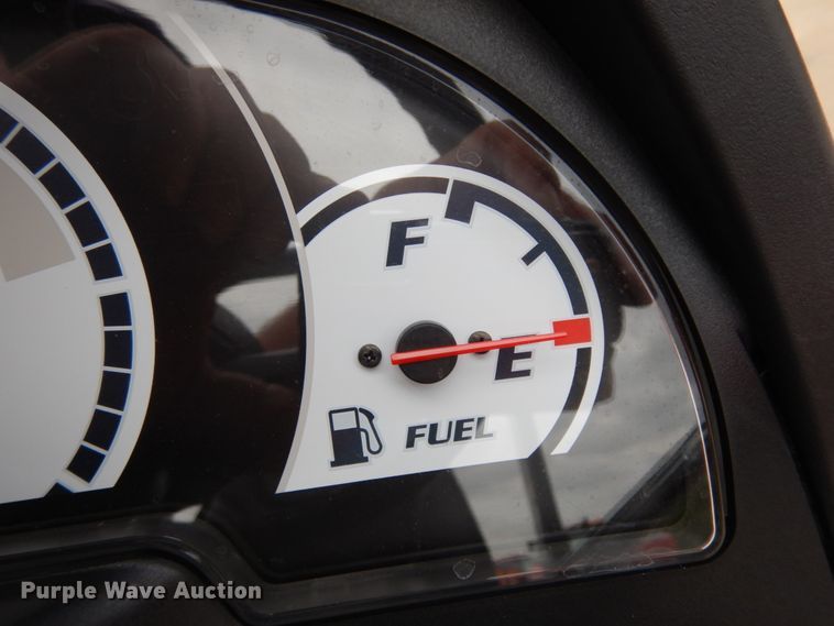 image for item HR9664 Kubota B2401  MFWD tractor