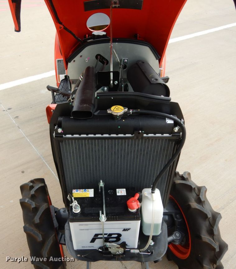 image for item HR9664 Kubota B2401  MFWD tractor