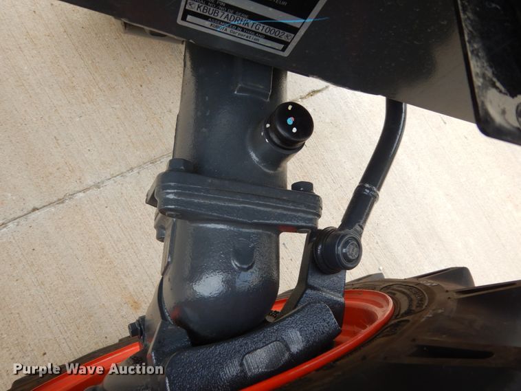 image for item HR9664 Kubota B2401  MFWD tractor