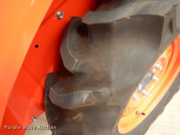 image for item HR9664 Kubota B2401  MFWD tractor