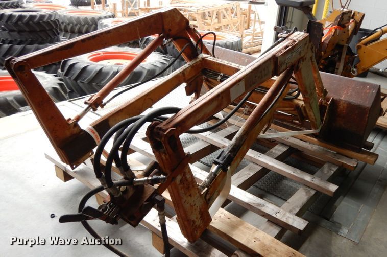 image for item HR9672 Ag-Tech AT655 loader