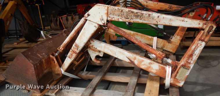 image for item HR9672 Ag-Tech AT655 loader