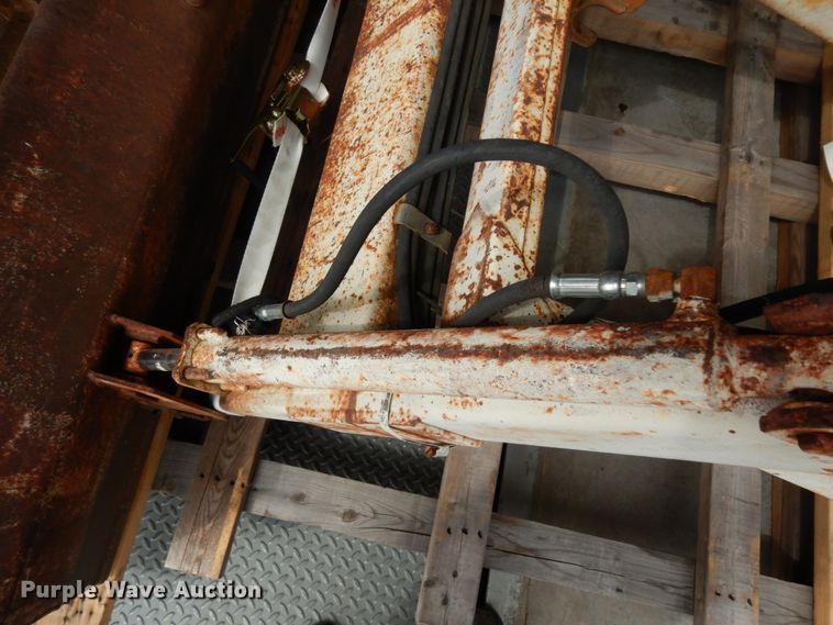 image for item HR9672 Ag-Tech AT655 loader