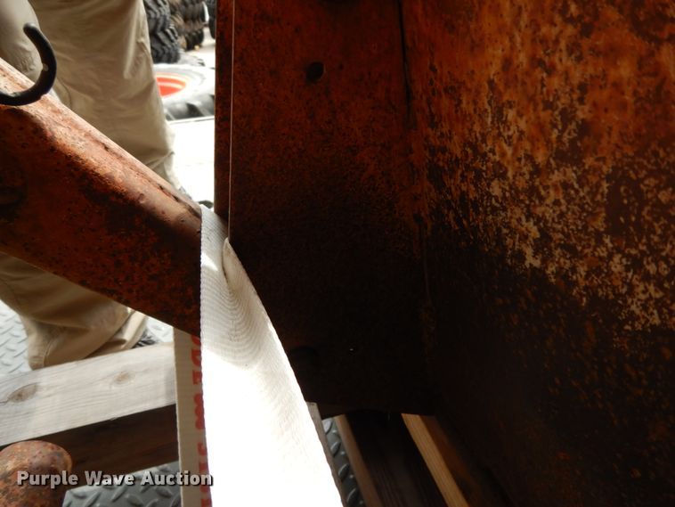 image for item HR9672 Ag-Tech AT655 loader