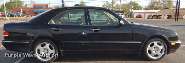 image for item HW9985 2001 Mercedes Benz E430