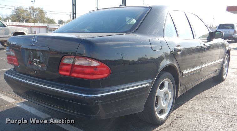 image for item HW9985 2001 Mercedes Benz E430