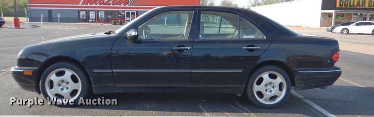 image for item HW9985 2001 Mercedes Benz E430