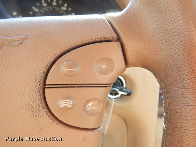 image for item HW9985 2001 Mercedes Benz E430