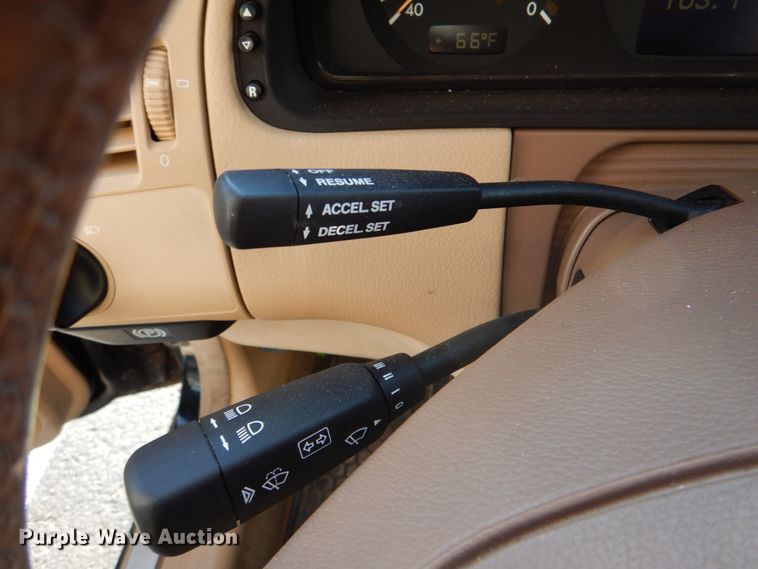 image for item HW9985 2001 Mercedes Benz E430