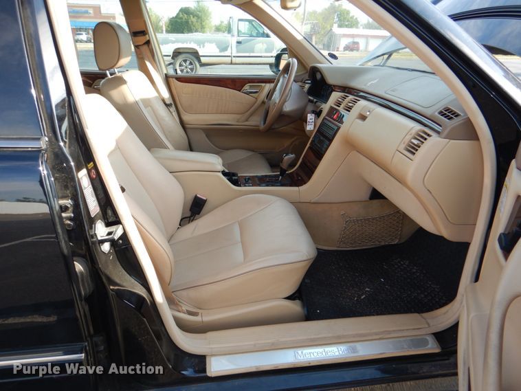 image for item HW9985 2001 Mercedes Benz E430