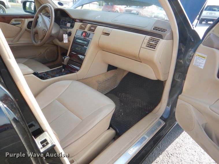 image for item HW9985 2001 Mercedes Benz E430