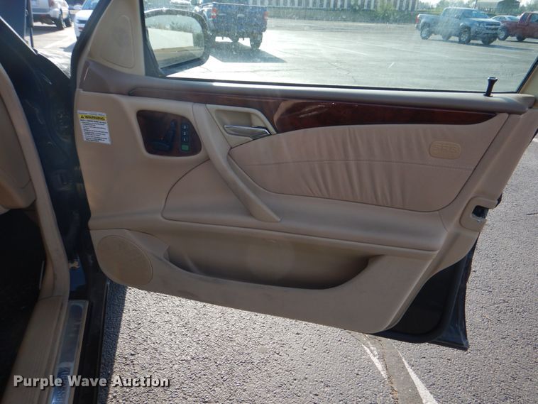 image for item HW9985 2001 Mercedes Benz E430