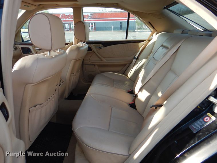 image for item HW9985 2001 Mercedes Benz E430