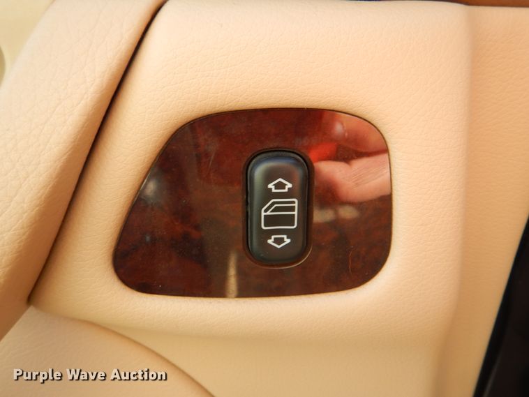 image for item HW9985 2001 Mercedes Benz E430