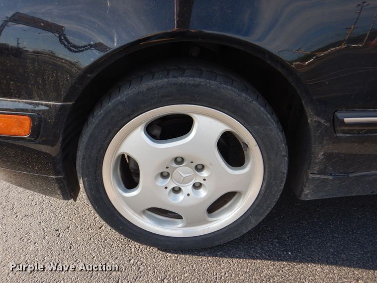 image for item HW9985 2001 Mercedes Benz E430