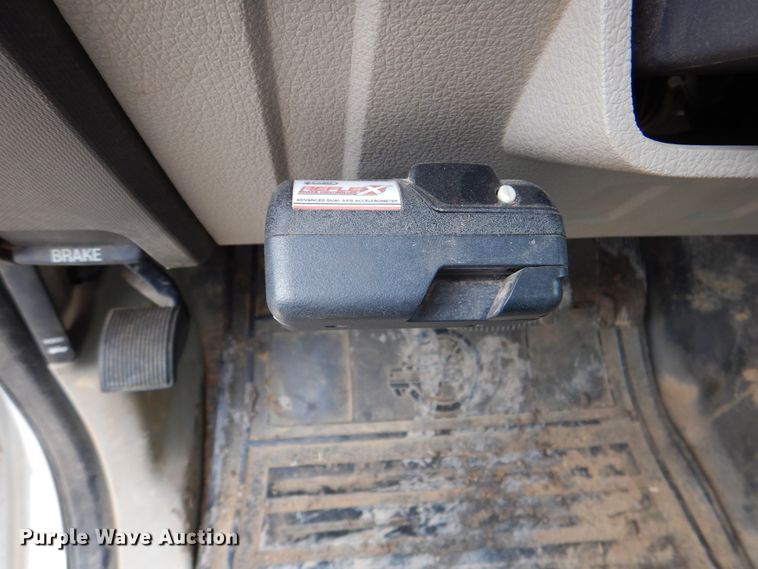 image for item HW9995 2009 Ford F550 Super Duty XL  flatbed truck