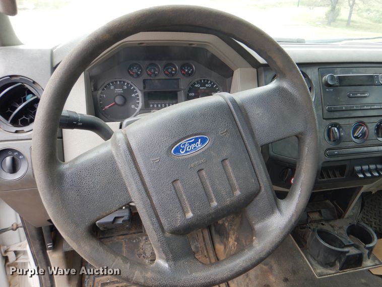 image for item HW9995 2009 Ford F550 Super Duty XL  flatbed truck