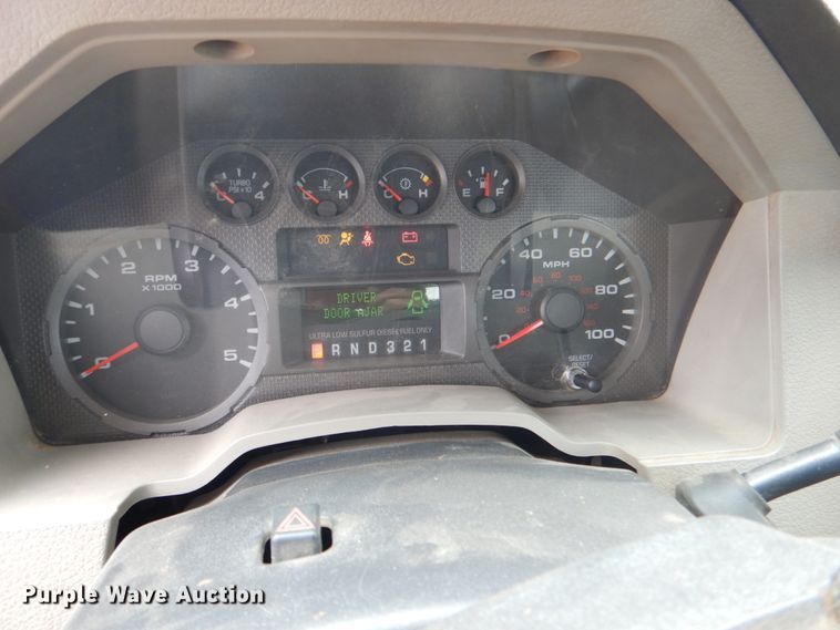 image for item HW9995 2009 Ford F550 Super Duty XL  flatbed truck