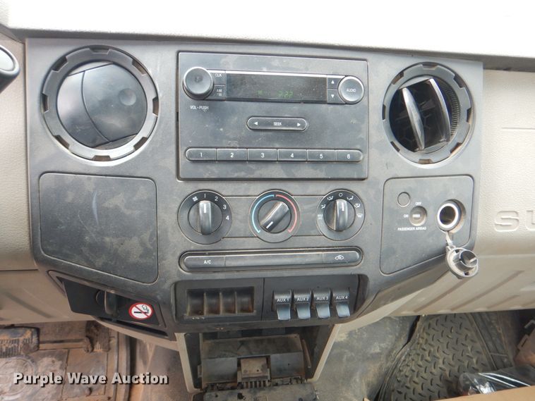 image for item HW9995 2009 Ford F550 Super Duty XL  flatbed truck