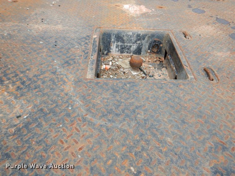 image for item HW9995 2009 Ford F550 Super Duty XL  flatbed truck