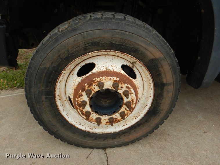 image for item HW9995 2009 Ford F550 Super Duty XL  flatbed truck