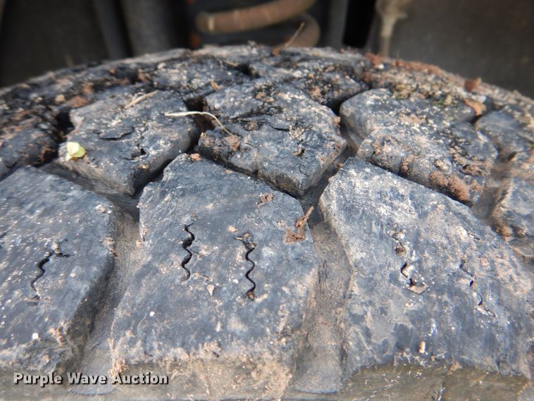 image for item HW9995 2009 Ford F550 Super Duty XL  flatbed truck