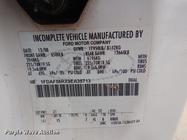 image for item HW9995 2009 Ford F550 Super Duty XL  flatbed truck