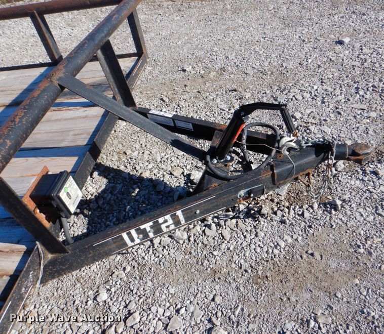 image for item HX9185 2011 C&M utility trailer