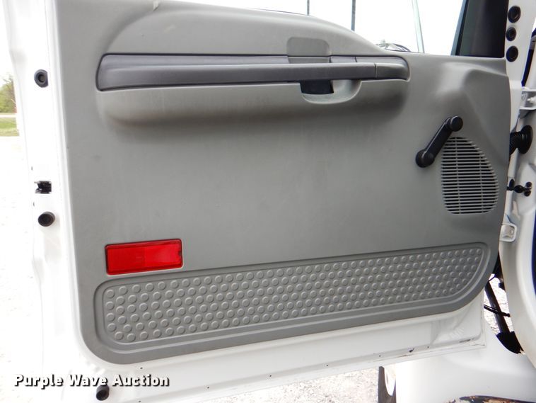 image for item HX9222 2008 Ford F650 Super Duty XL  box truck