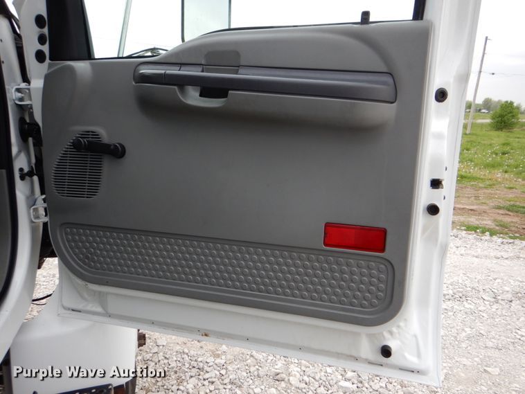 image for item HX9222 2008 Ford F650 Super Duty XL  box truck