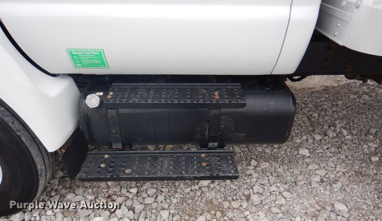 image for item HX9226 2012 Ford F750  box truck