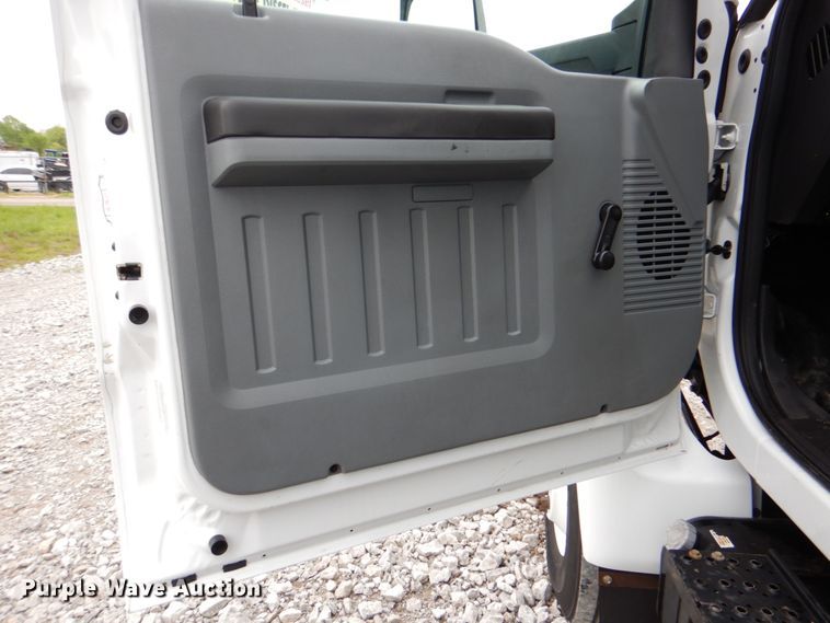 image for item HX9226 2012 Ford F750  box truck