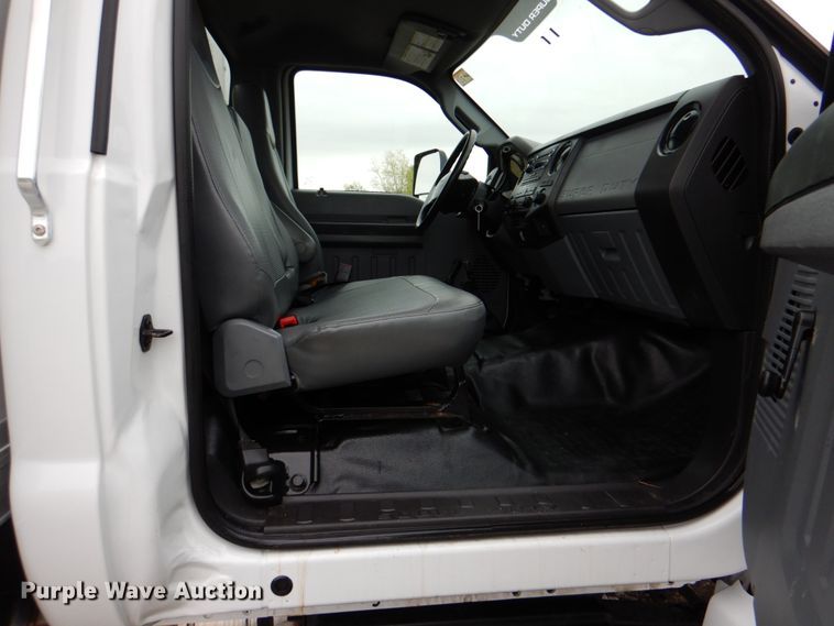 image for item HX9226 2012 Ford F750  box truck