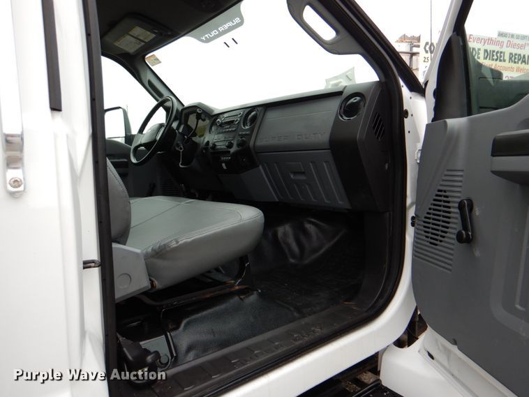 image for item HX9226 2012 Ford F750  box truck