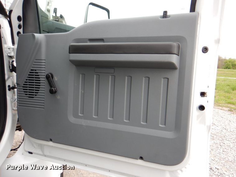 image for item HX9226 2012 Ford F750  box truck