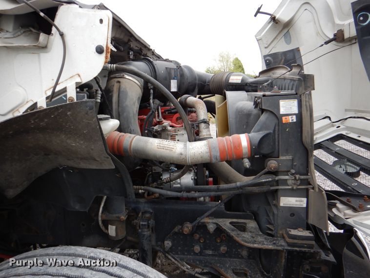 image for item HX9226 2012 Ford F750  box truck